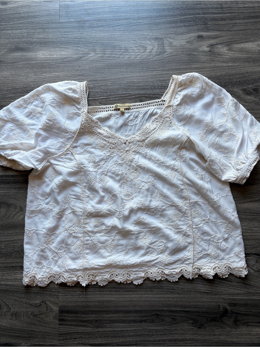 Democracy White/cream color Embroidered Eyelet Peasant Blouse. Size Large